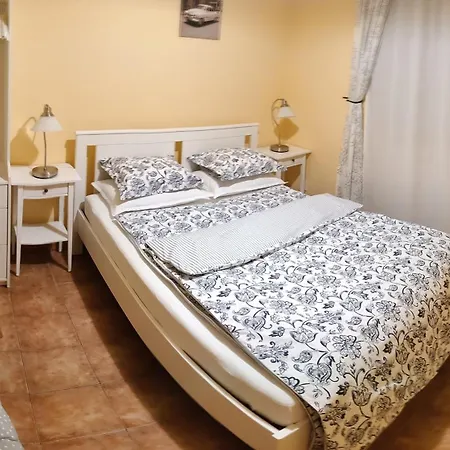 Pacovka 3*